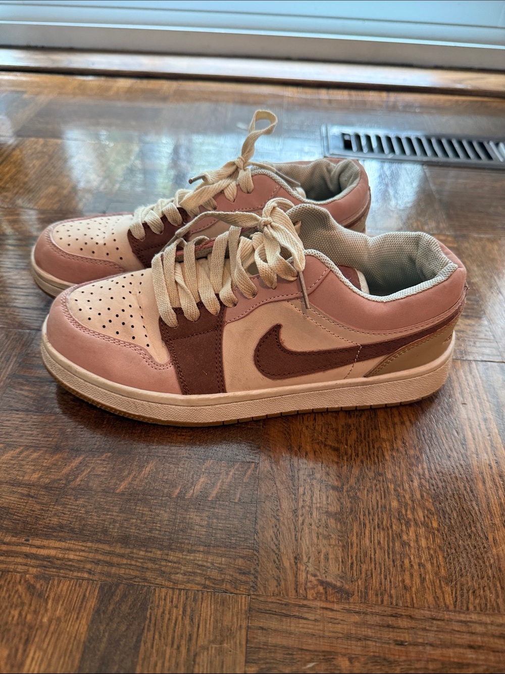 Nike Kids Air Jordan 1 Low SE Dark Pony Smoky Mauve size 5.5 girls